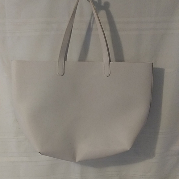 Chic and Sleek White Large Spring Tote Bag - Picture 5 of 10